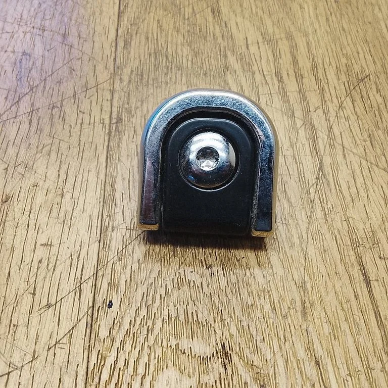 Kinnituskonks / -aas LR088865