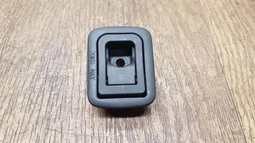 Hak / ucho mocujące 7272A001XA