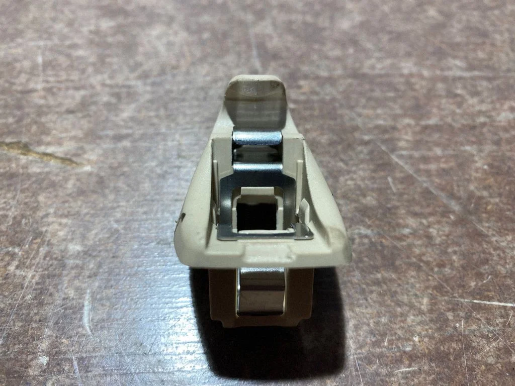 Sun visor clip/hook/bracket 7414429 – BMW 7 Series G11 G12 (2015-2022)