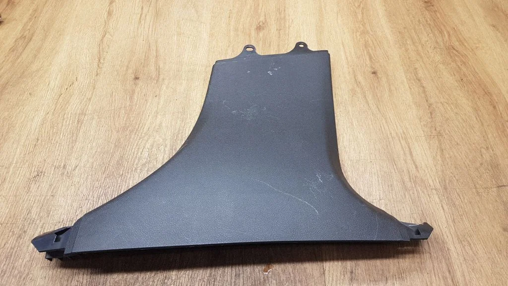 (B) pillar trim (bottom) – Mercedes-Benz C-Class W205 (2014-2021)