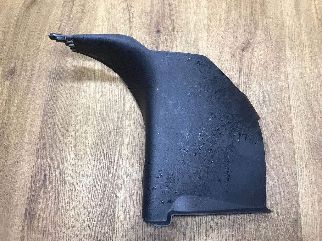 Foot area side trim HY3202348AA