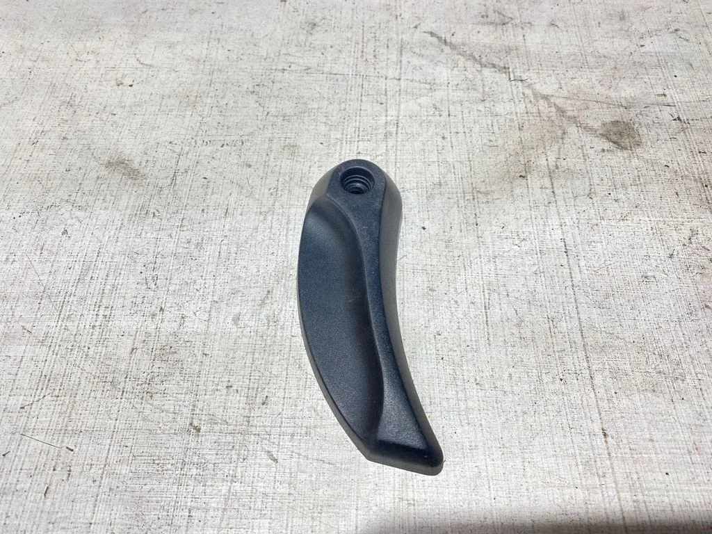 Engine bonnet (hood) release handle 51239114001