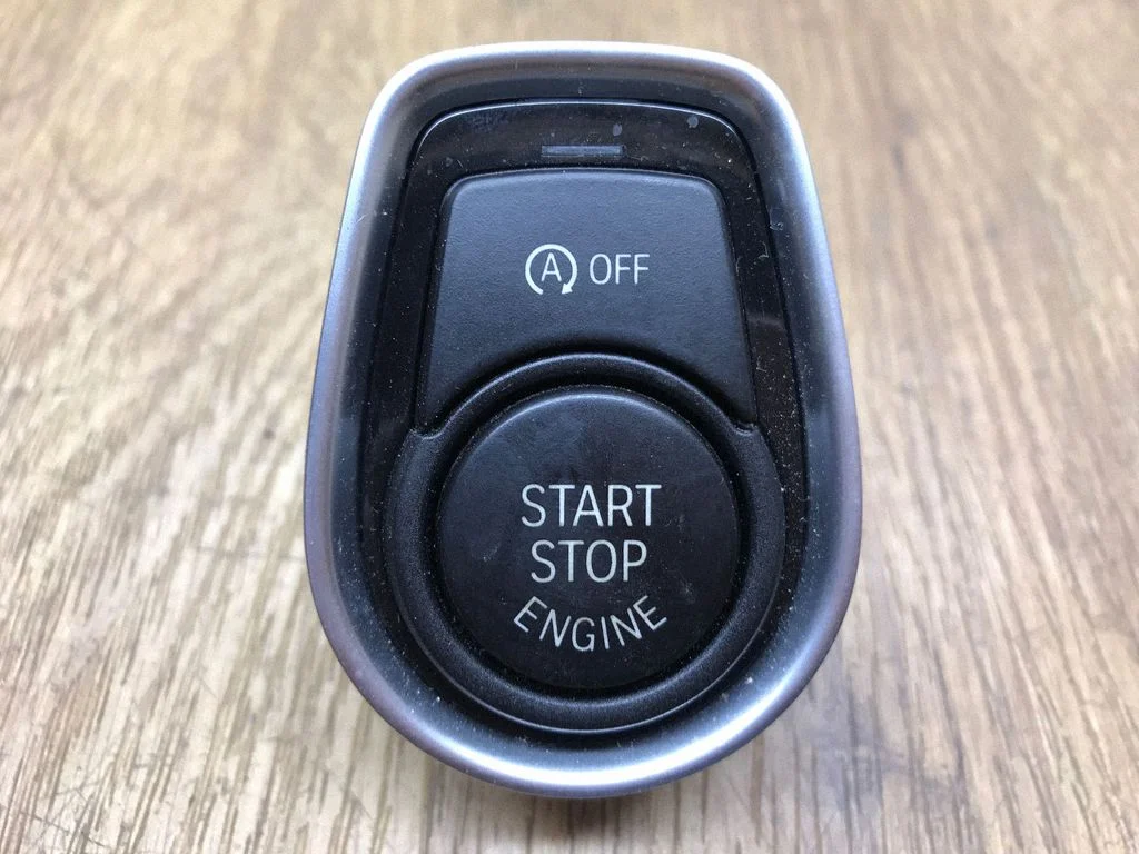 Automobilio užvedimo jungtukas