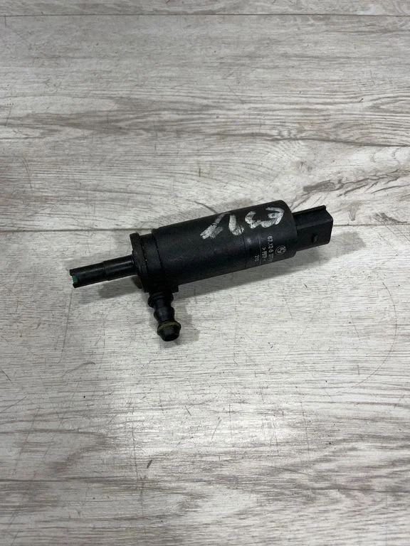 Headlight washer pump 8377613 – BMW 7 Series E65 E66 (2001-2008)