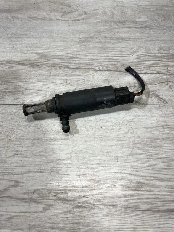 Headlight washer pump 8377613 – BMW 7 Series E65 E66 (2001-2008)