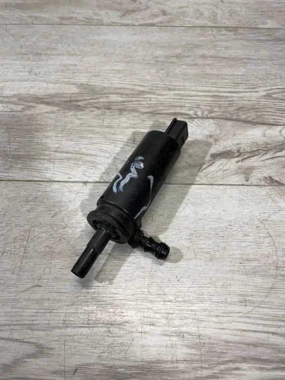 Headlight washer pump 6973097 – BMW 3 Series E92 E93 (2005-2014)