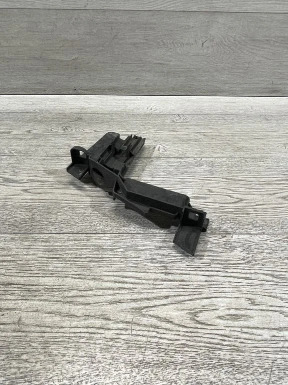 Headlight/headlamp mounting bracket 1301073017 – BMW 3 Series E46 (1998-2005)