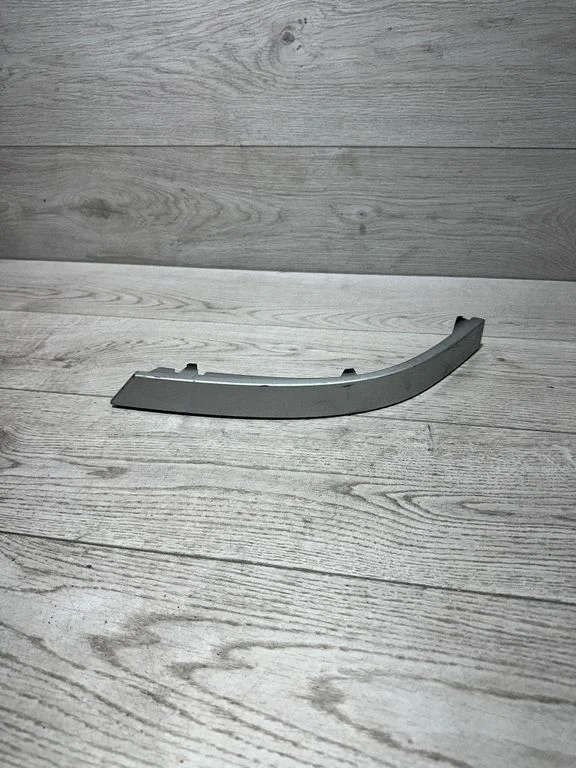 Rear/tail light trim molding 7155446 – BMW 7 Series E65 E66 (2001-2008)