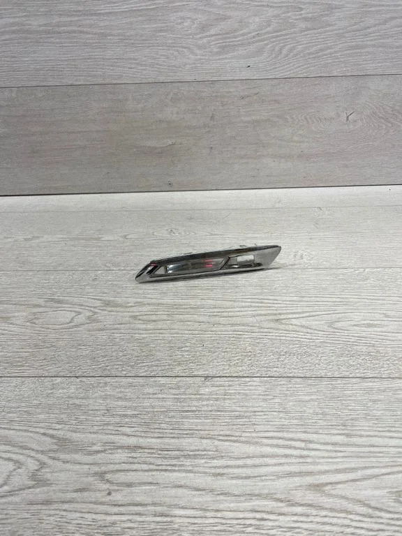Spārna pagrieziena lukturis – BMW 5. sērija F10 F11 (2009-2016)