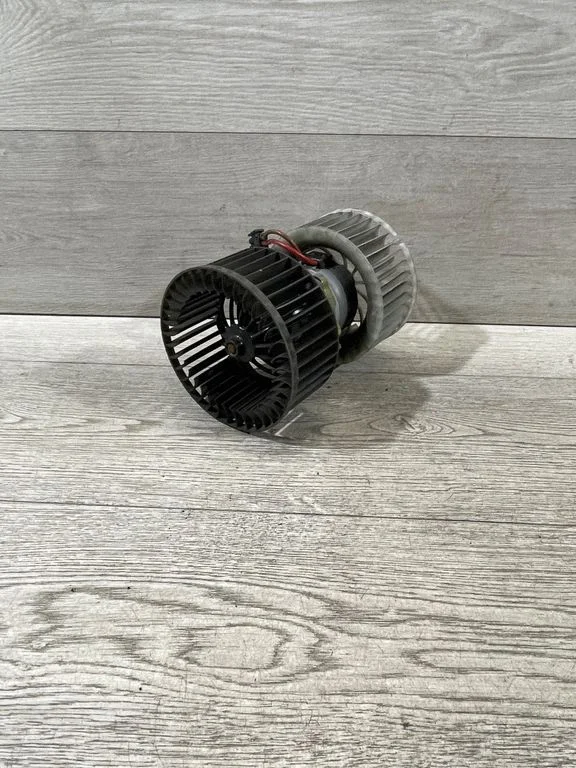 Krāsniņas ventilators/pūtējs 0130101103