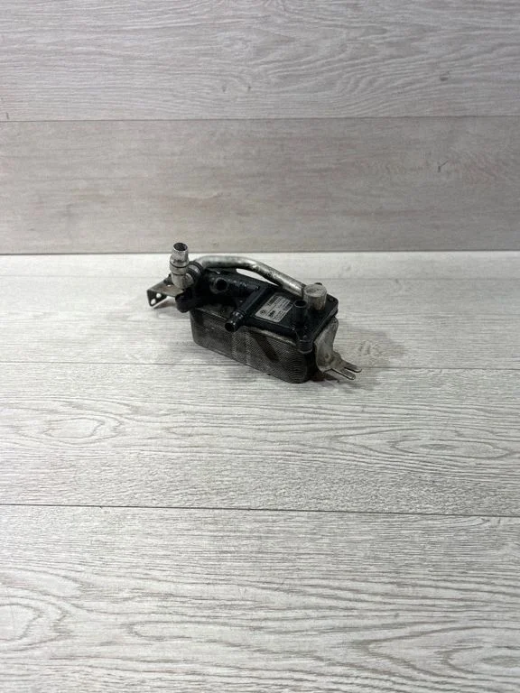 Käigukasti õliradiaator 760195102 – BMW 5-seeria F10 F11 (2009-2016)
