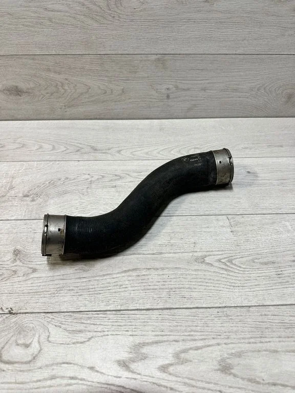 Starpdzesētāja šļūtene (-es)/ caurule (-es) – BMW 3. sērija F30 F35 F31 (2012-2018)