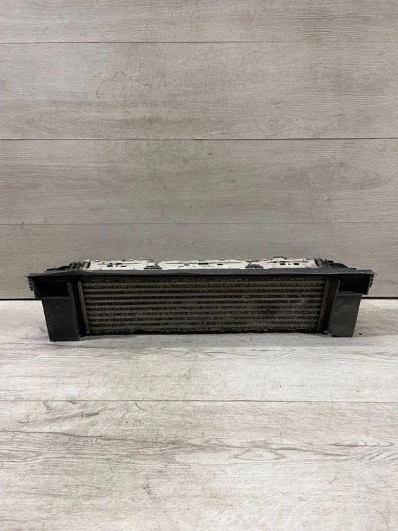 Vahejahuti radiaator – BMW 3-seeria F30 F35 F31 (2012-2018)