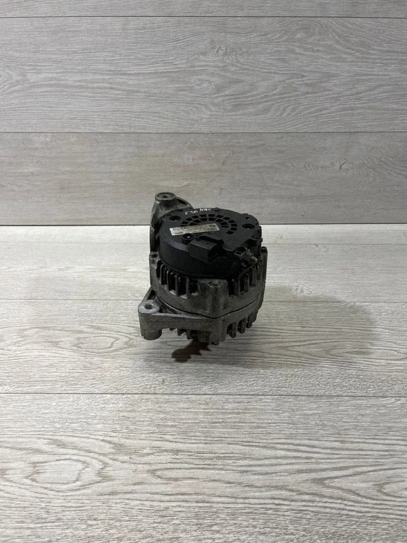 Generaator 8519890