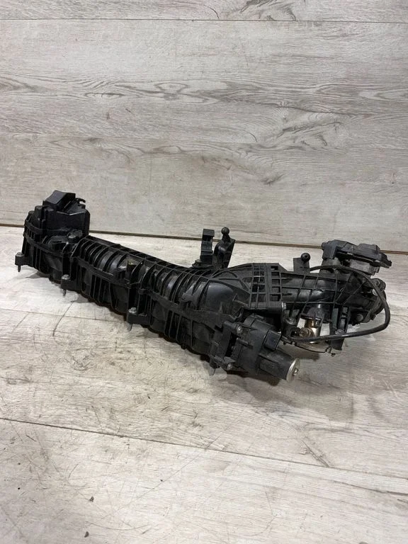 Sisselaskekollektor – BMW 5-seeria F10 F11 (2009-2016)