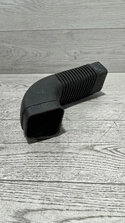 Air intake duct part – BMW 3 Series E90 E91 (2005-2012)