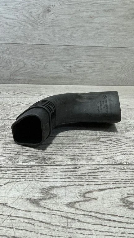 Air intake duct part – BMW 3 Series E92 E93 (2005-2014)
