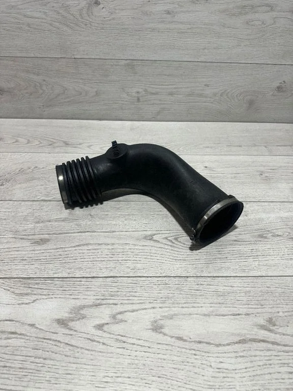 Turbo air intake inlet pipe/hose 7798338 – BMW X5 E70 (2006-2013)
