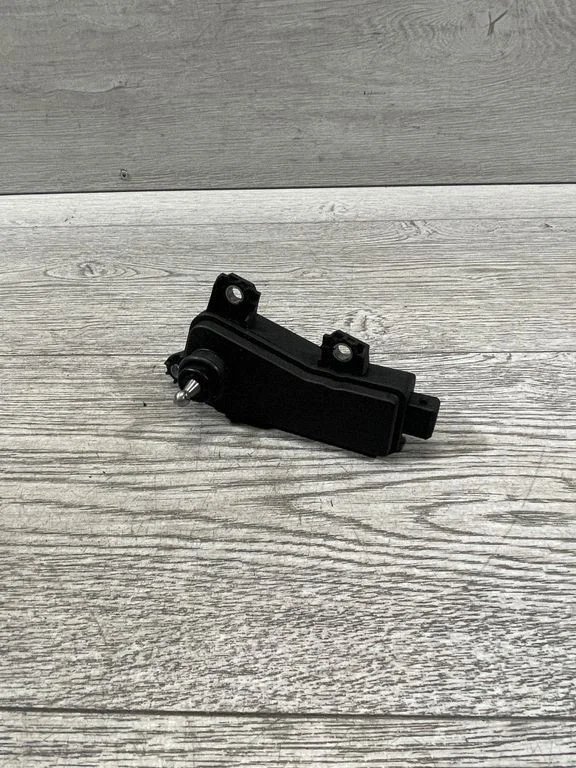 Siłownik klapek kolektora ssącego – BMW Seria 3 E90 E91 (2005-2012)