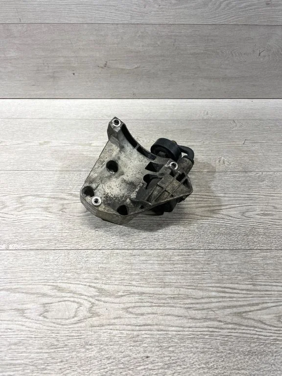 Generator/alternator bracket 7786708 – BMW X5 E53 (1999-2006)