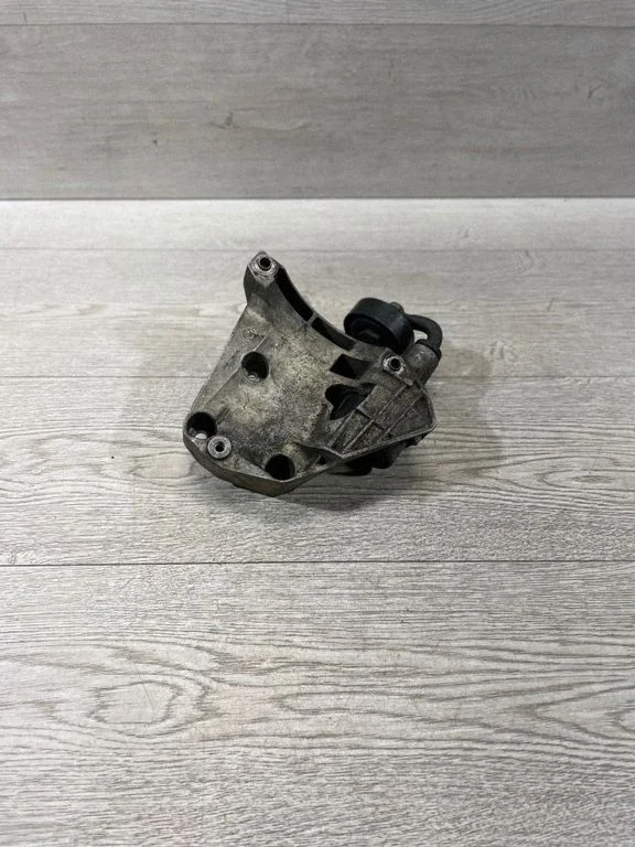Generator/alternator bracket 7786708 – BMW X5 E53 (1999-2006)