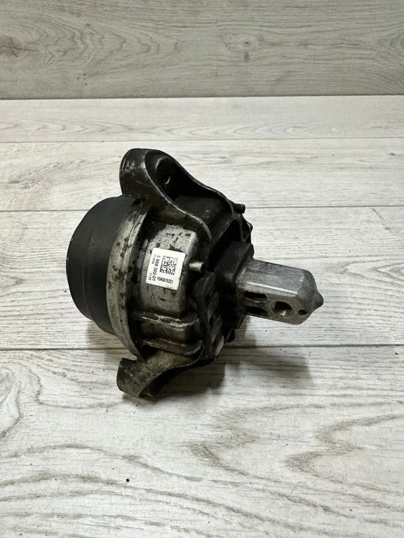 Engine mount bracket – BMW 5 Series F10 F11 (2009-2016)