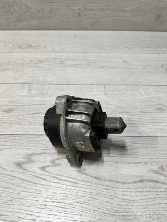 Engine mount bracket – BMW 5 Series F10 F11 (2009-2016)