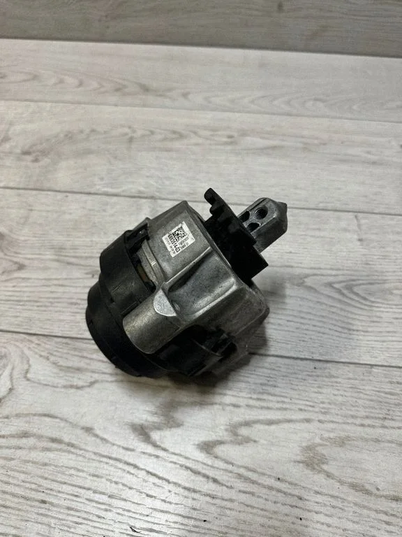 Engine mount bracket – BMW 5 Series G30 G31 G38 (2016-)