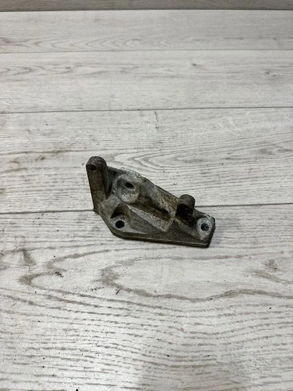 Engine mounting bracket – BMW 5 Series GT F07 (2010-2017)