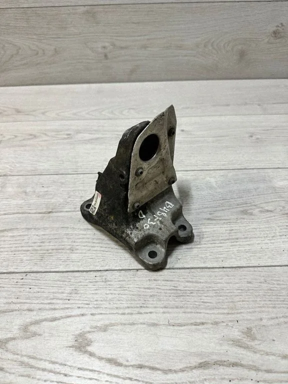 Engine mounting bracket 6859416 – BMW 3 Series F30 F35 F31 (2012-2018)