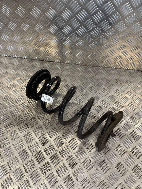 Rear coil spring 104447201E – Tesla Model 3 (2017-)
