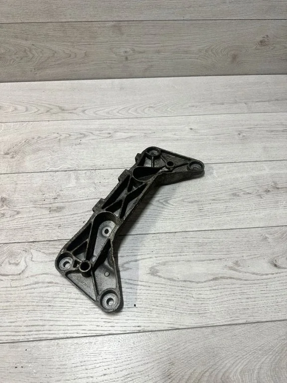 Gearbox mounting bracket – BMW 1 Series F20 F21 (2011-2019)