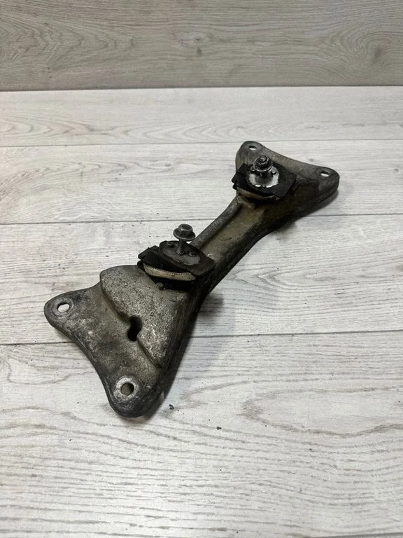 Gearbox mounting bracket 6796607 – BMW 3 Series F30 F35 F31 (2012-2018)