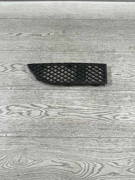 Front bumper lower grill – BMW 7 Series E65 E66 (2001-2008)