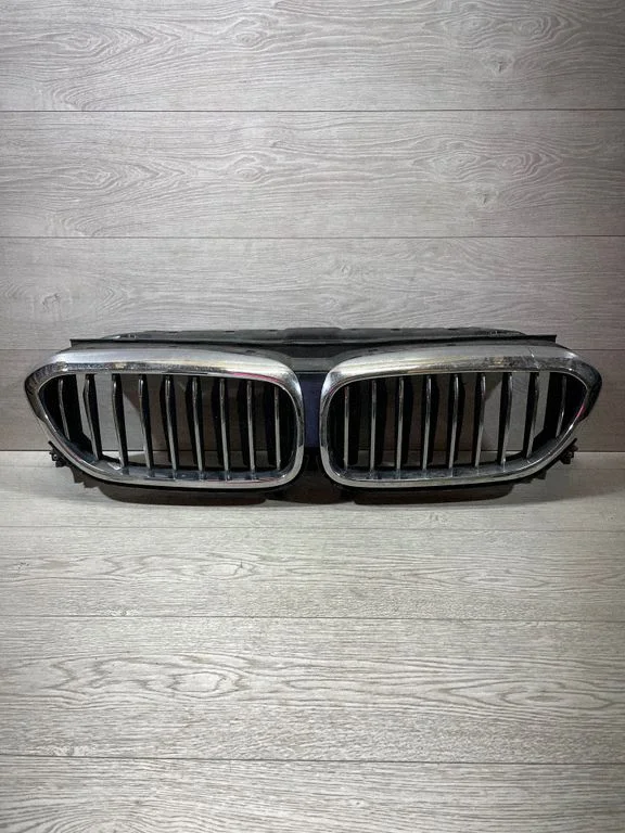 Front bumper upper radiator grill – BMW 5 Series G30 G31 G38 (2016-)