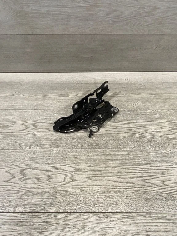 Motora pārsega eņģe (-es) – BMW 5. sērija G30 G31 G38 (2016-)