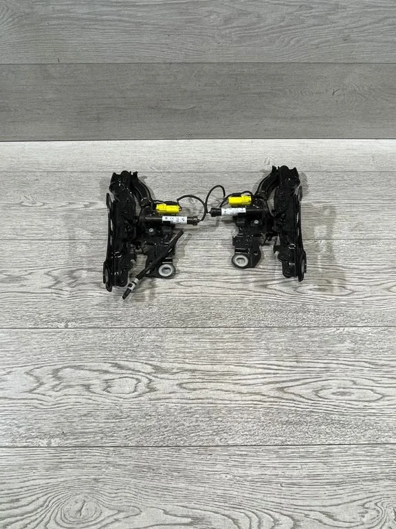 Engine bonnet/hood hinges – BMW 3 Series G20 G21 (2019-)