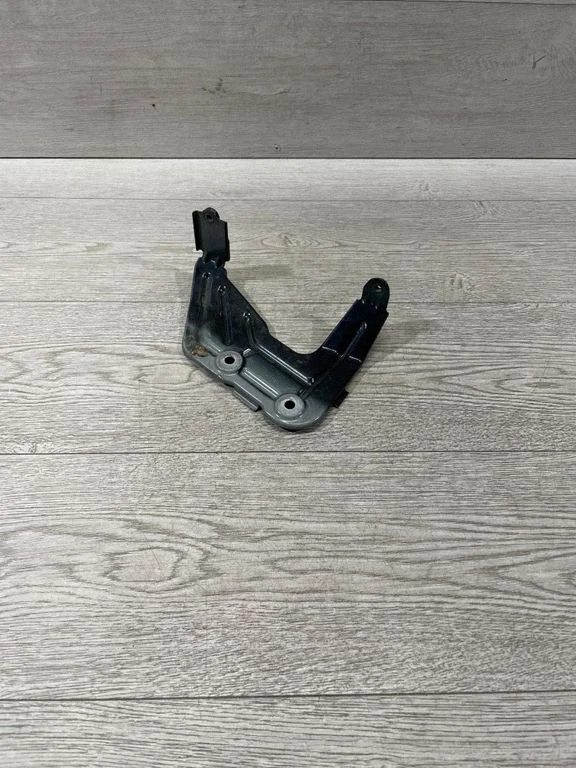 Fender mounting bracket 7424677 – BMW X3 G01 (2018-2024)