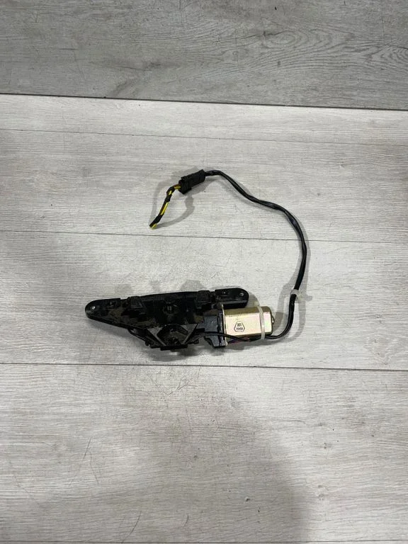 Tagaluugi sulgemismootor – BMW 5-seeria E39 (1996-2003)