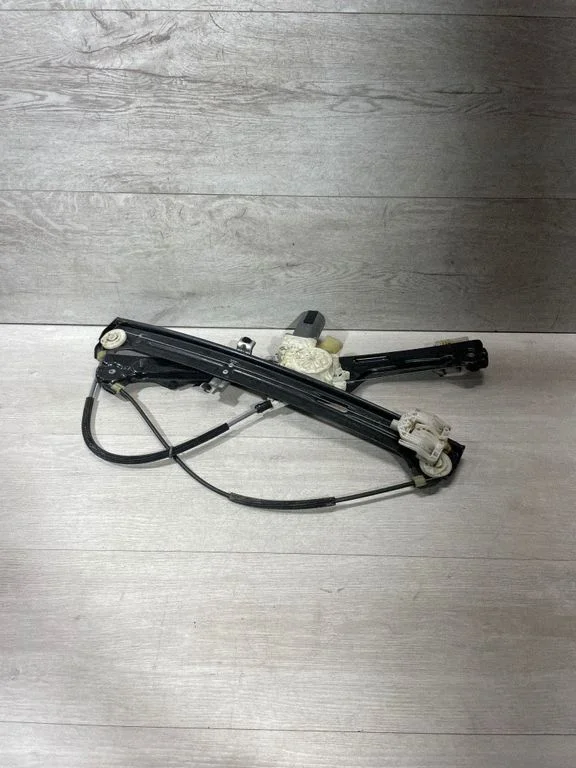 Front door window regulator with motor 7166379 – BMW X5 E70 (2006-2013)