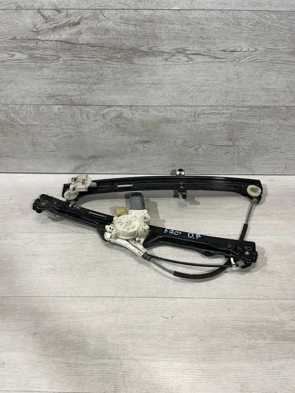 Front door window regulator with motor 7166380 – BMW X5 E70 (2006-2013)