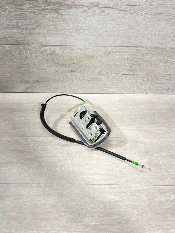 Front door lock 150067301b – Tesla Model 3 (2017-)