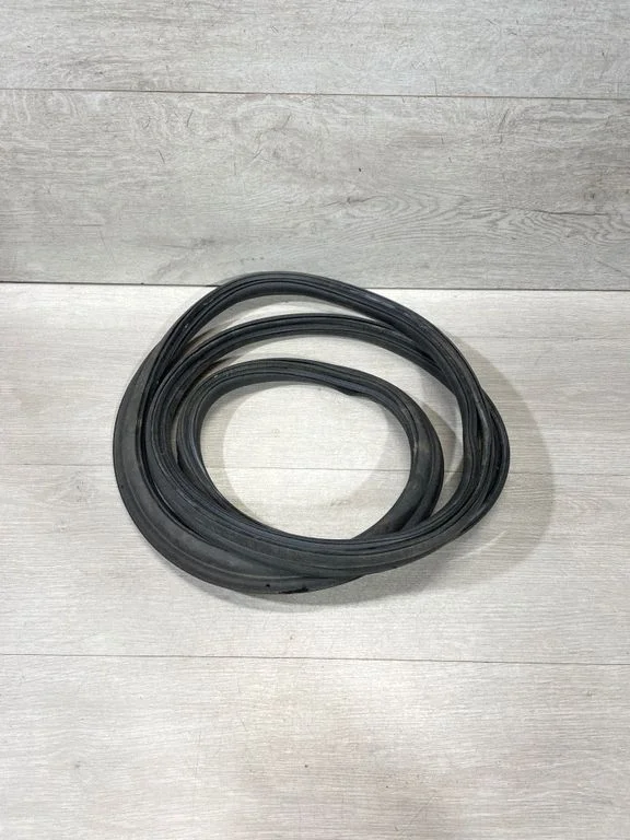 Front door rubber seal 109108900E – Tesla Model 3 (2017-)