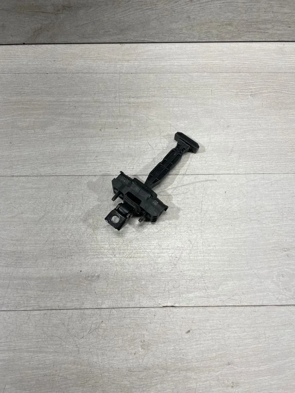 Rear door check strap stopper 7451347 – BMW X6 G06 (2019-)