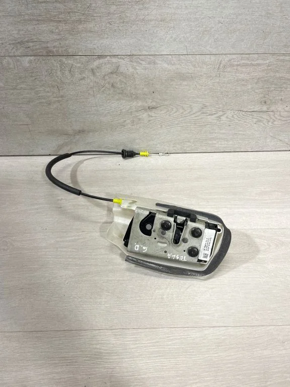 Rear door lock 1500675 – Tesla Model 3 (2017-)