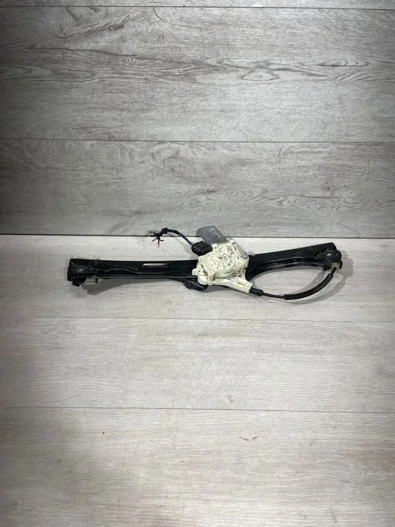Rear door window regulator with motor 7166382 – BMW X5 E70 (2006-2013)