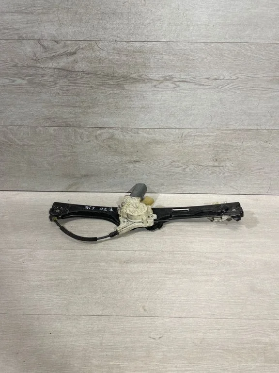 Rear door window regulator with motor 7166381 – BMW X5 E70 (2006-2013)