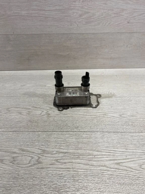 Oil filter mounting bracket – BMW 3 Series E90 E91 (2005-2012)