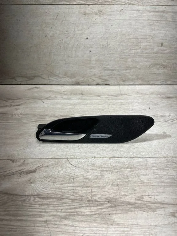 Esiukse sisemine käepide 8222705