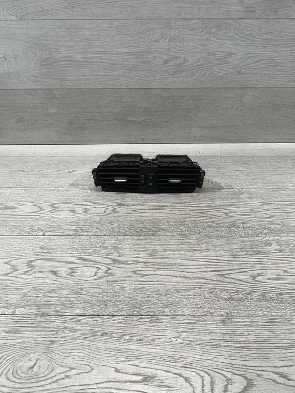 Dash center air vent grill 9184742 – BMW X3 F25 (2010-2017)